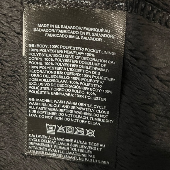 NWT North Face Women’s Osito Jacket - Picture 5 of 6